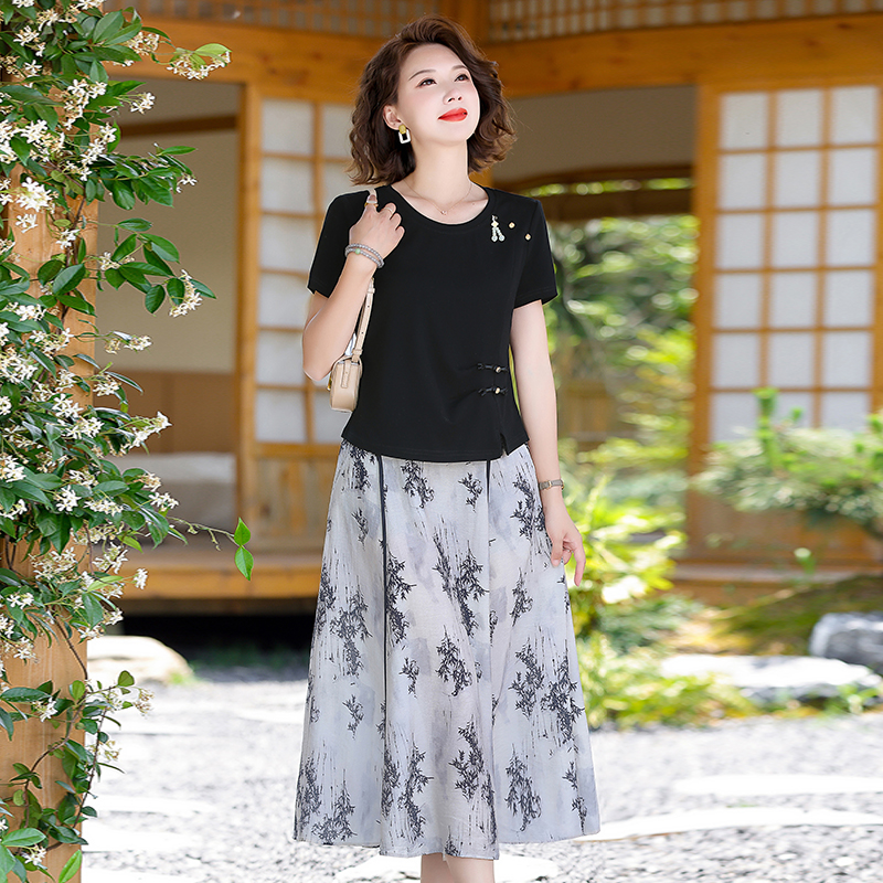 寻蔻年华新款女装测评：给妈妈挑衣服，我发现了这些惊喜细节