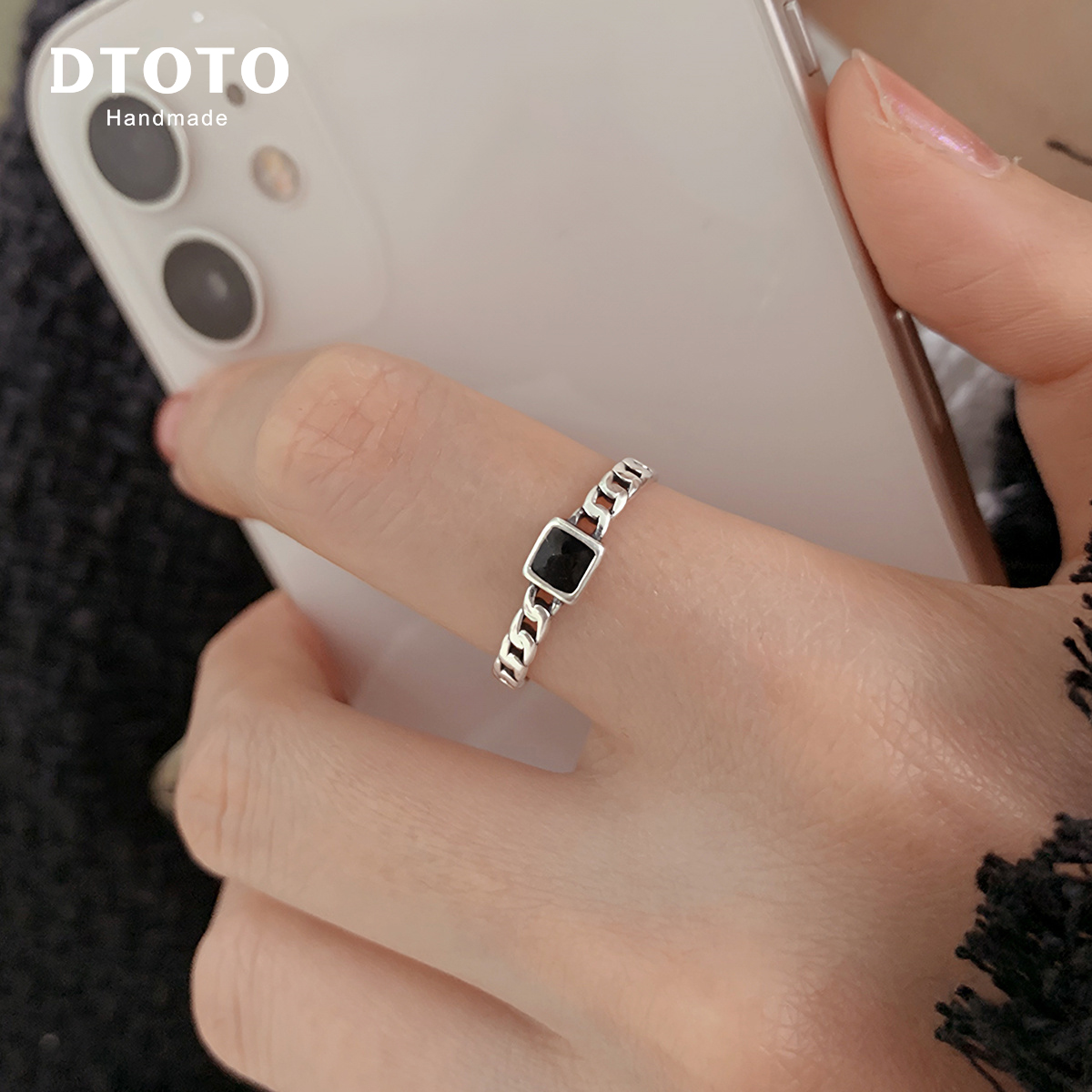 草莓晶手链：新中式设计感，让我在人群中闪闪发光