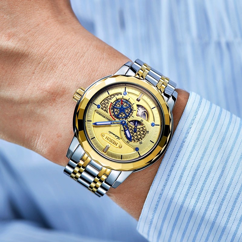 时间旅人：尼尚蓝宝石镜面机械表的探索之旅