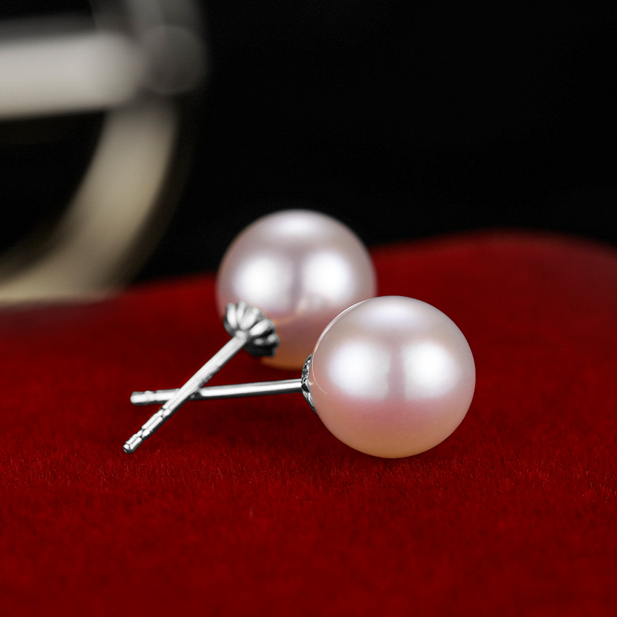 佰色传情珍珠耳钉，文艺女孩的日常气质加分项✨