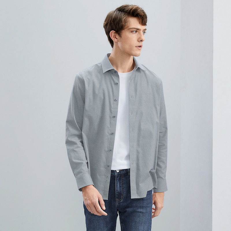 柒牌千鸟格磨毛衬衫：秋冬的温暖与时尚，值不值得花759元？