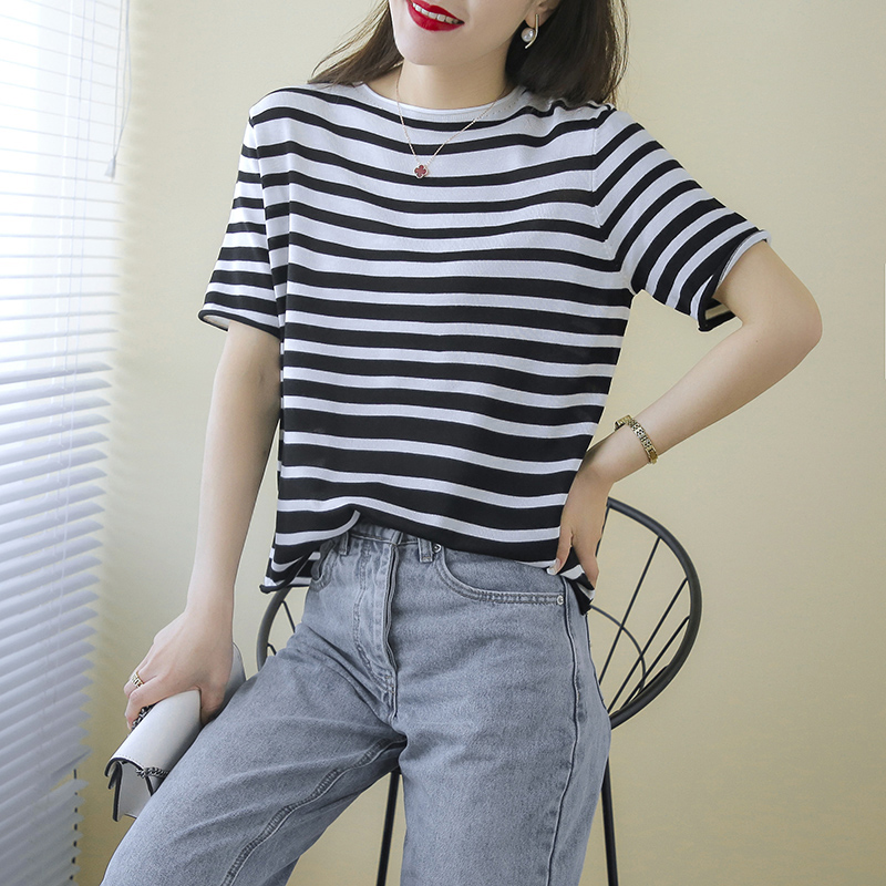 moga卷边条纹短袖针织衫 ￥ 19.9 去抢购