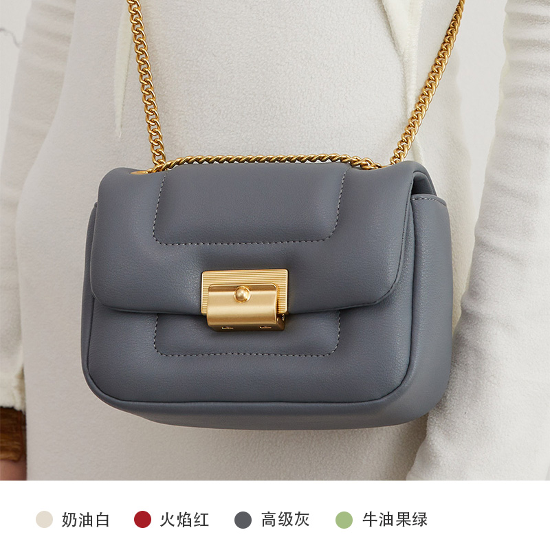 拉菲斯汀链条小方包：文艺女孩的硬核装备，柔软到心坎里