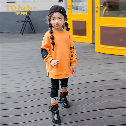 淘气贝贝净色中长款连衣裙：一场冒险的日常穿搭体验