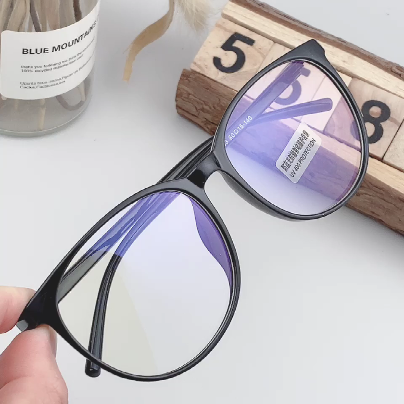 美艾伦防蓝光眼镜，我的护眼新宠！