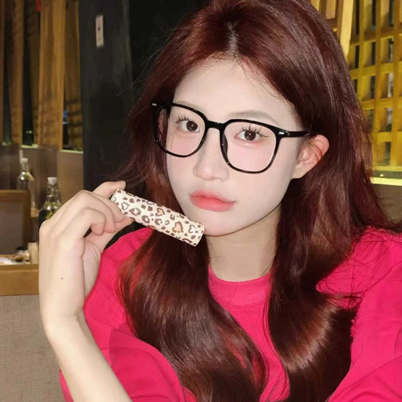 戴上它，我就是办公室最靓的仔！美艾伦复古方框眼镜体验分享